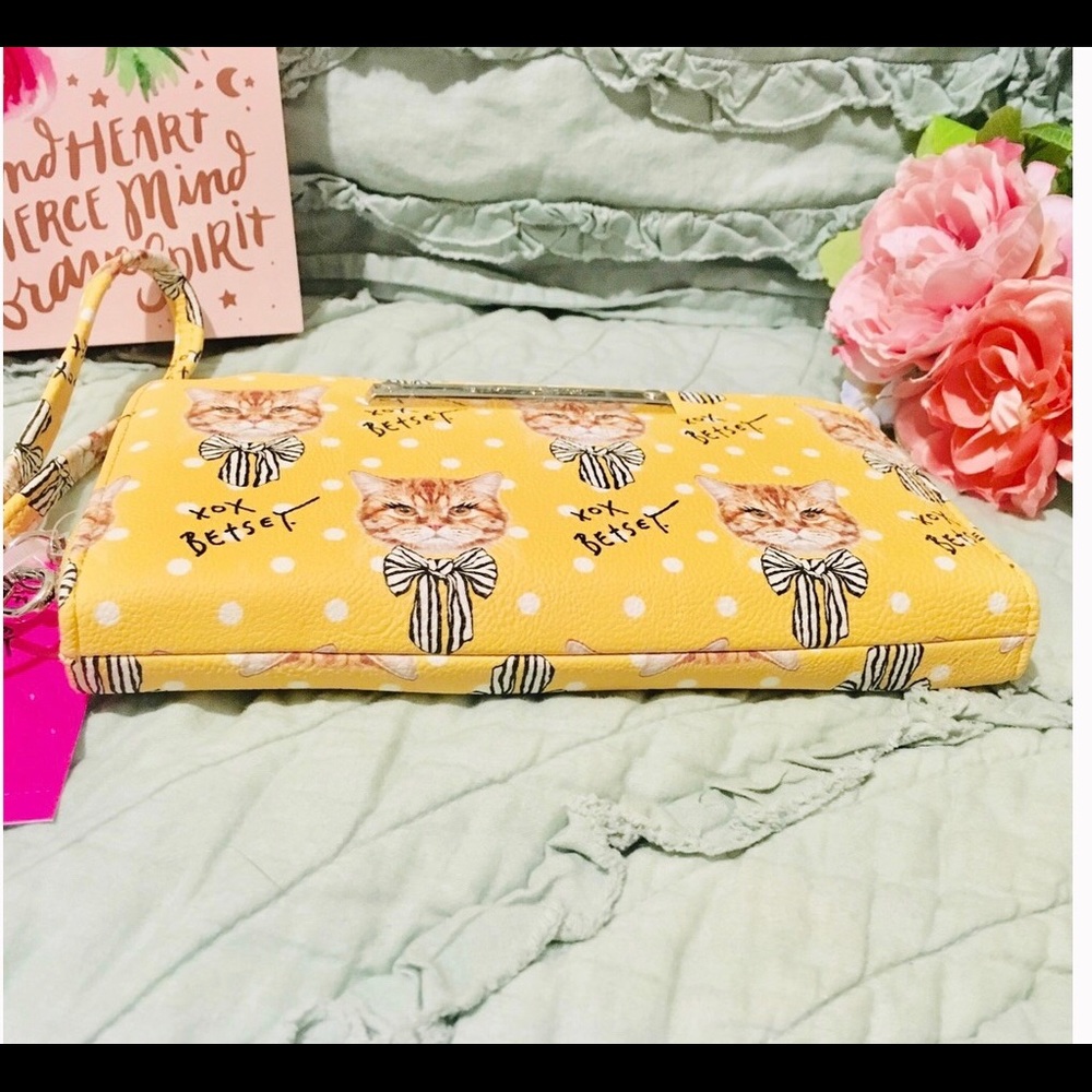 Betsy Johnson yellow kitten wallet - Picture 3 of 7